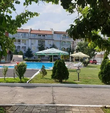 Апартаменти Браво 1 Двустаен Ромео И Гери Дом Apartment *