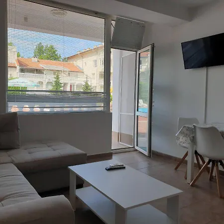 Апартаменти Браво 1 Двустаен Ромео И Гери Дом Apartment Slantschew brjag