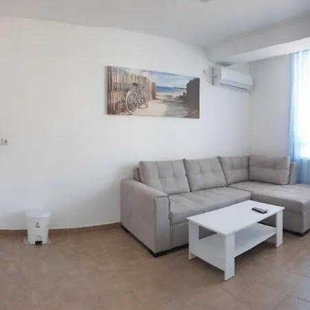 Апартаменти Браво 1 Двустаен Ромео И Гери Дом Apartment *