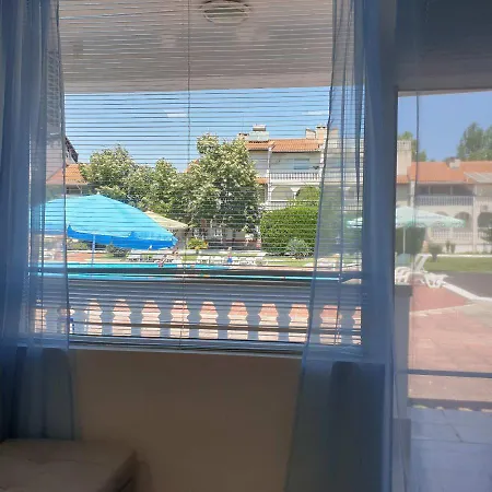 Апартаменти Браво 1 Двустаен Ромео И Гери Дом Apartment Slantschew brjag